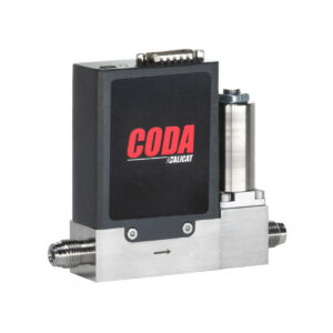 En coda zilicat elektronisk enhet med metallkropp och kontakter, märkt med en röd och svart logotyp på sidan.